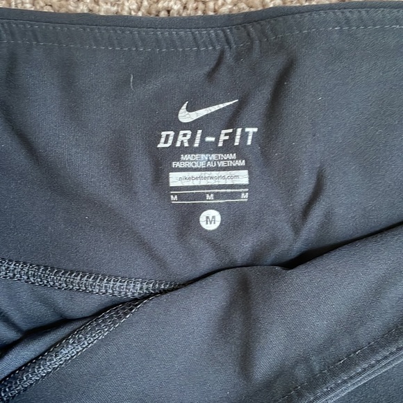 Nike Dri-Fit Capri pants - Picture 3 of 3